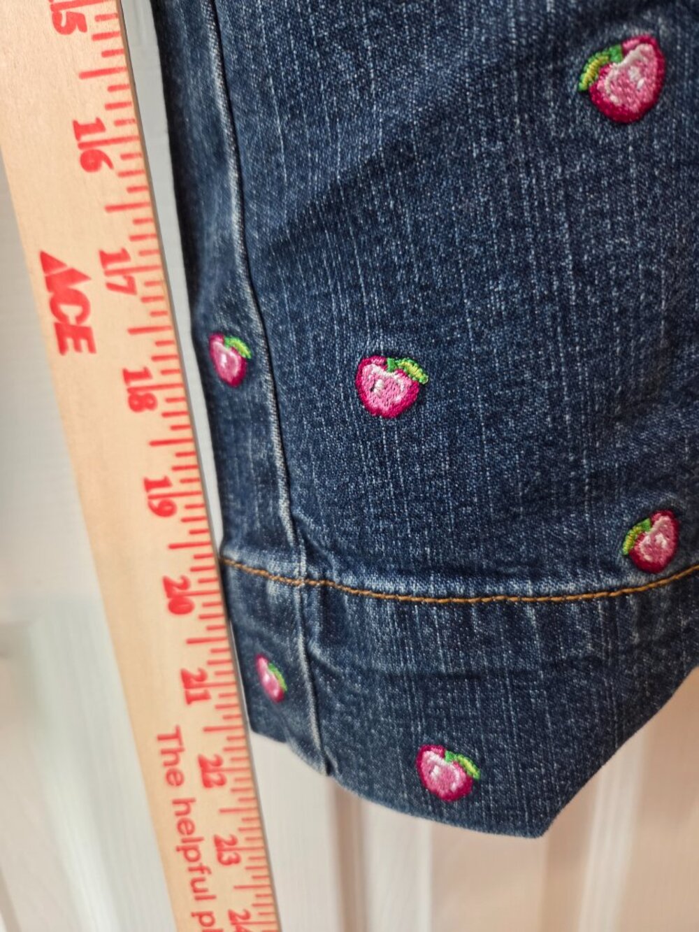 Lilly Pulitzer Women's Jeans Size 14 Embroidered Apple Blue Denim Stretch Capris - Picture 4 of 7